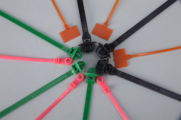 Uv Resistant Push Mount Cable ties For Telecommunication